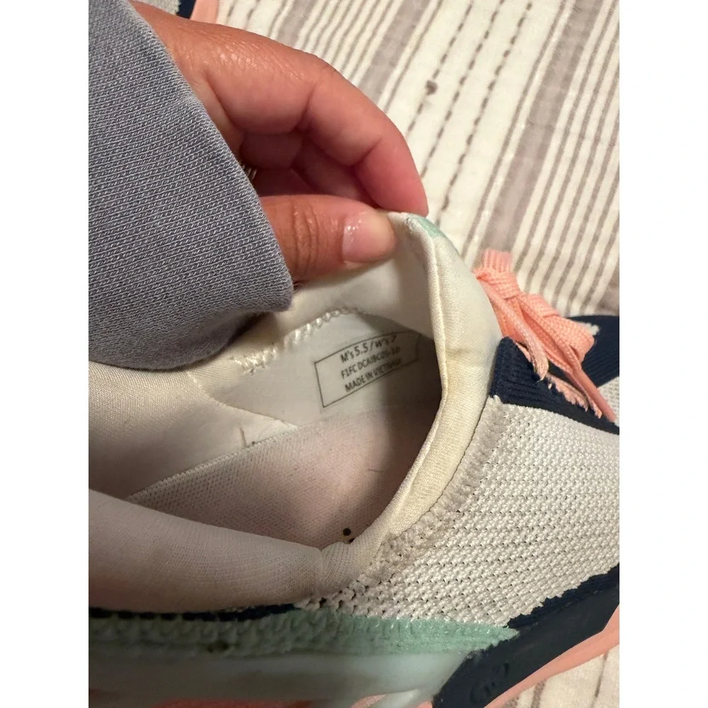 Kizik Lima Hands Free Slip On Sneakers Cream Navy Peach Mint Womens 7 F1FC-DCA1